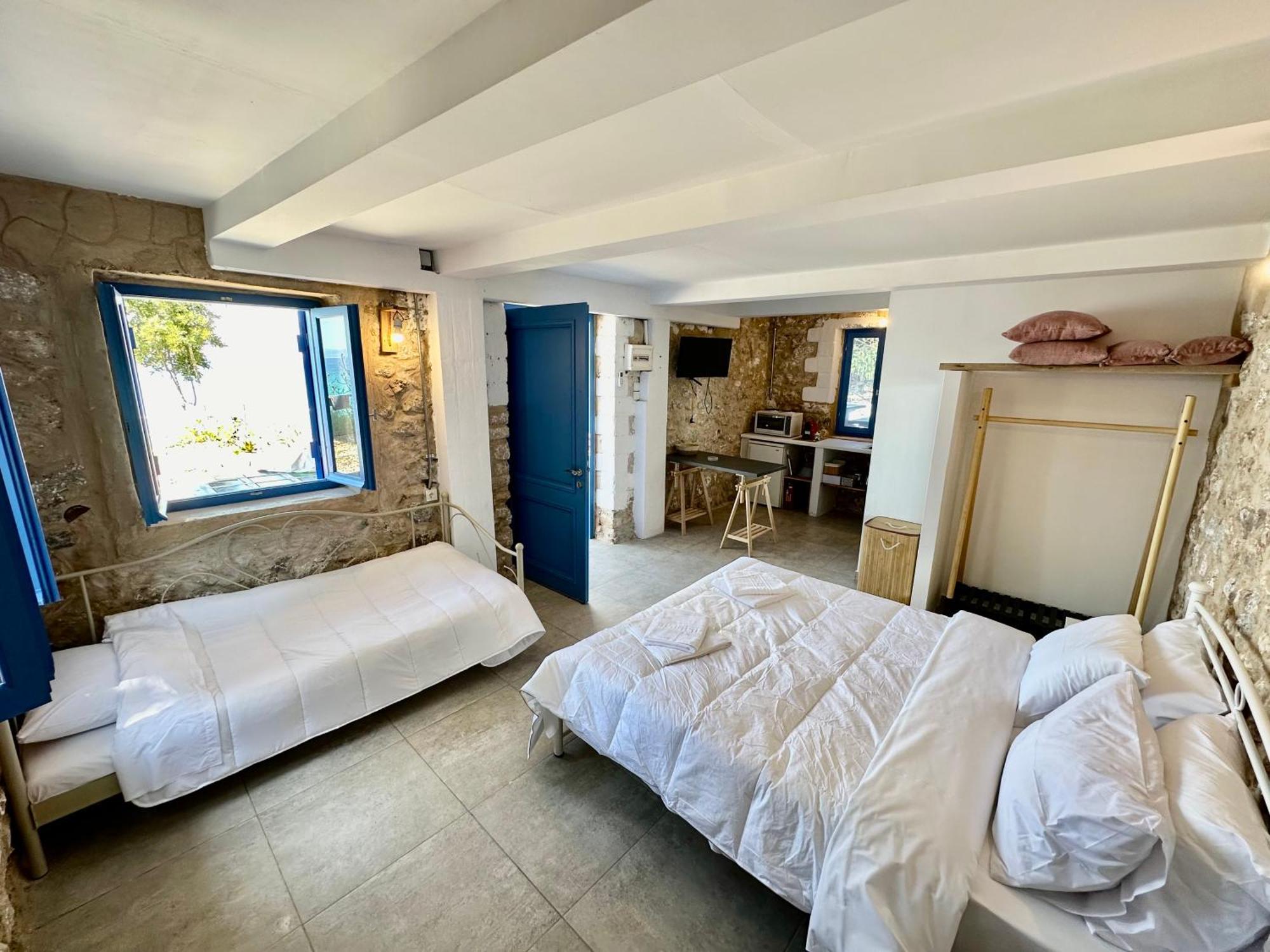 Rocksecret Edge Apartment Каламата Екстериор снимка