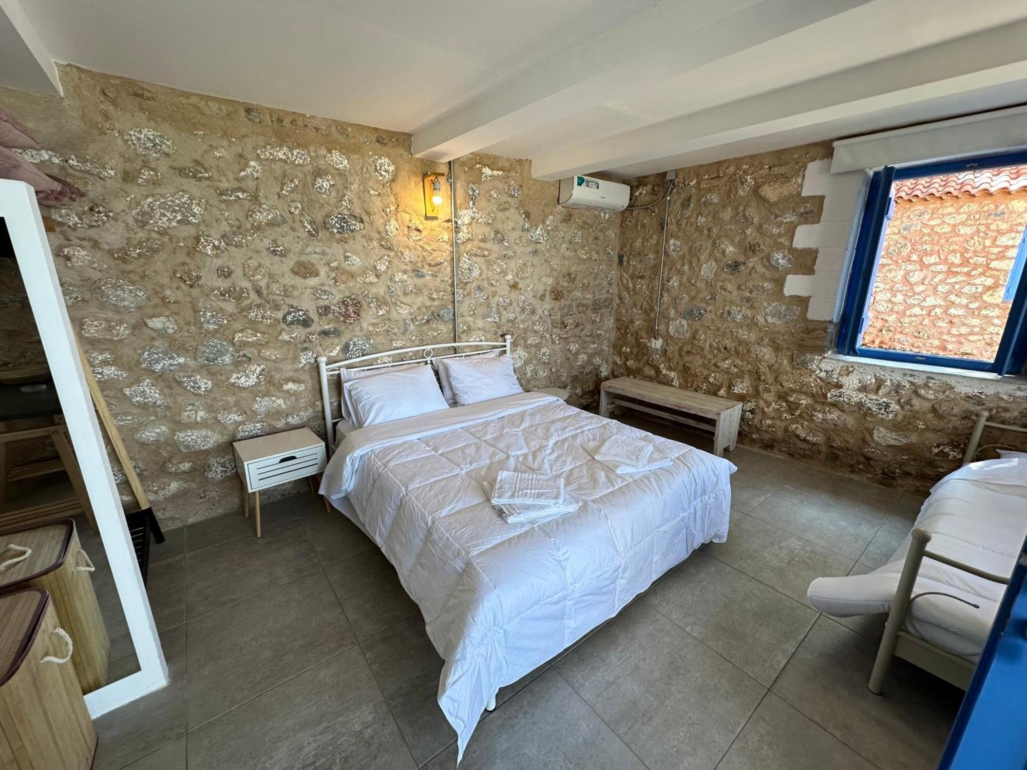 Rocksecret Edge Apartment Каламата Екстериор снимка